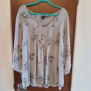 Torrid, Grey Floral, Chiffon Pintuck blouse, size 4